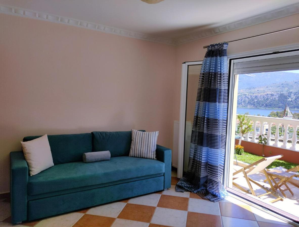 Blue Lagoon Luxury Apartment B2 아르고스톨리온 외부 사진