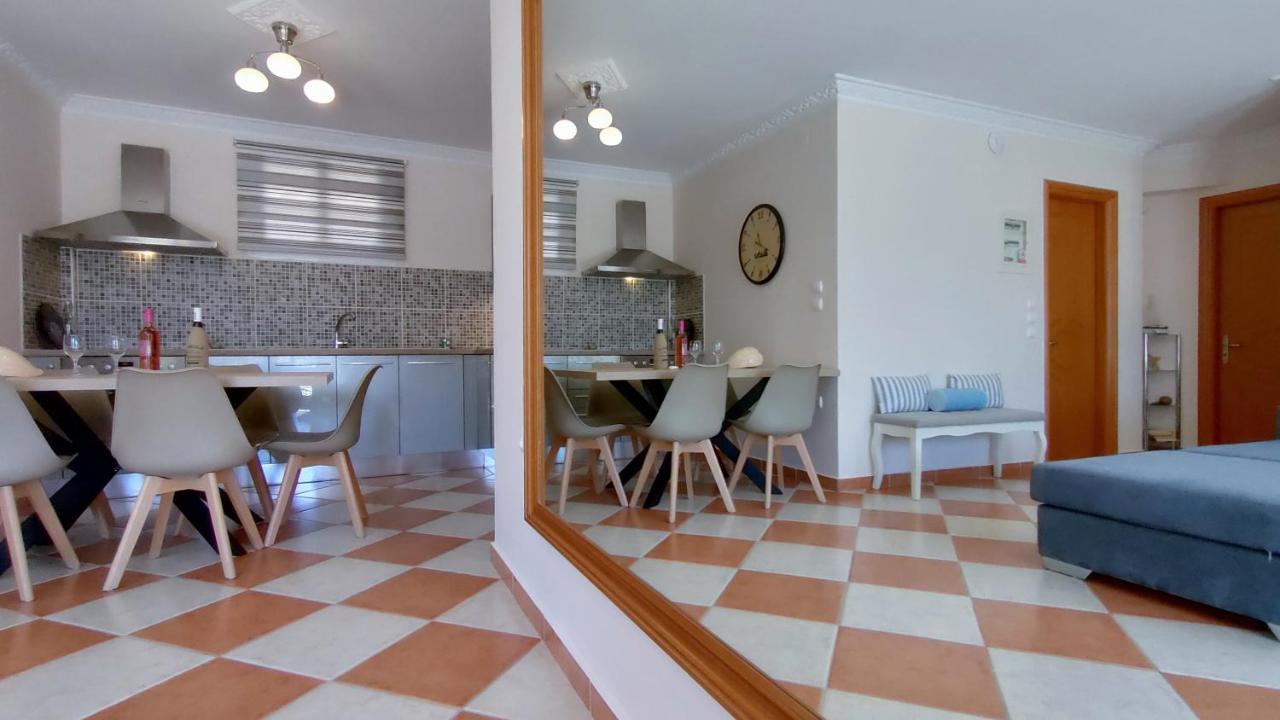 Blue Lagoon Luxury Apartment B2 아르고스톨리온 외부 사진