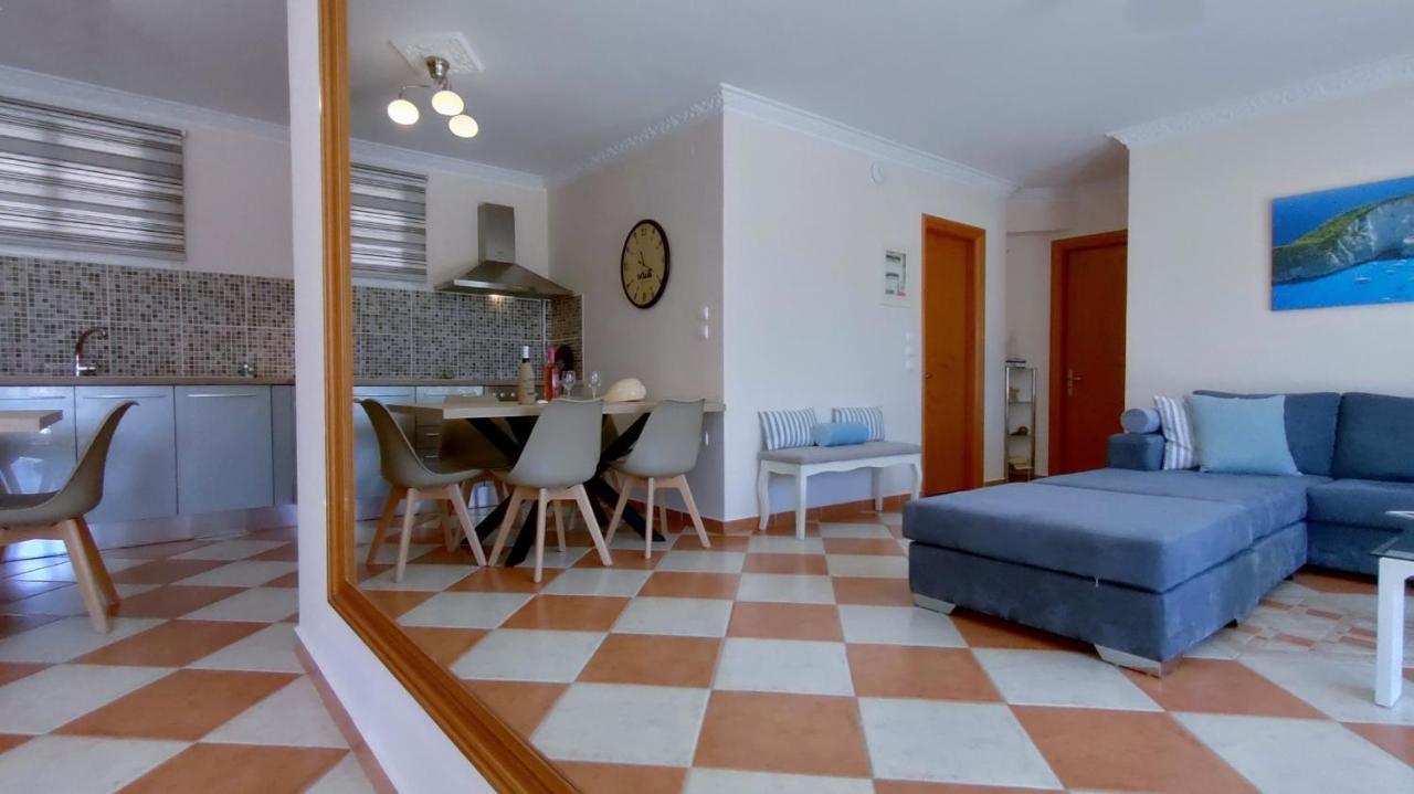Blue Lagoon Luxury Apartment B2 아르고스톨리온 외부 사진